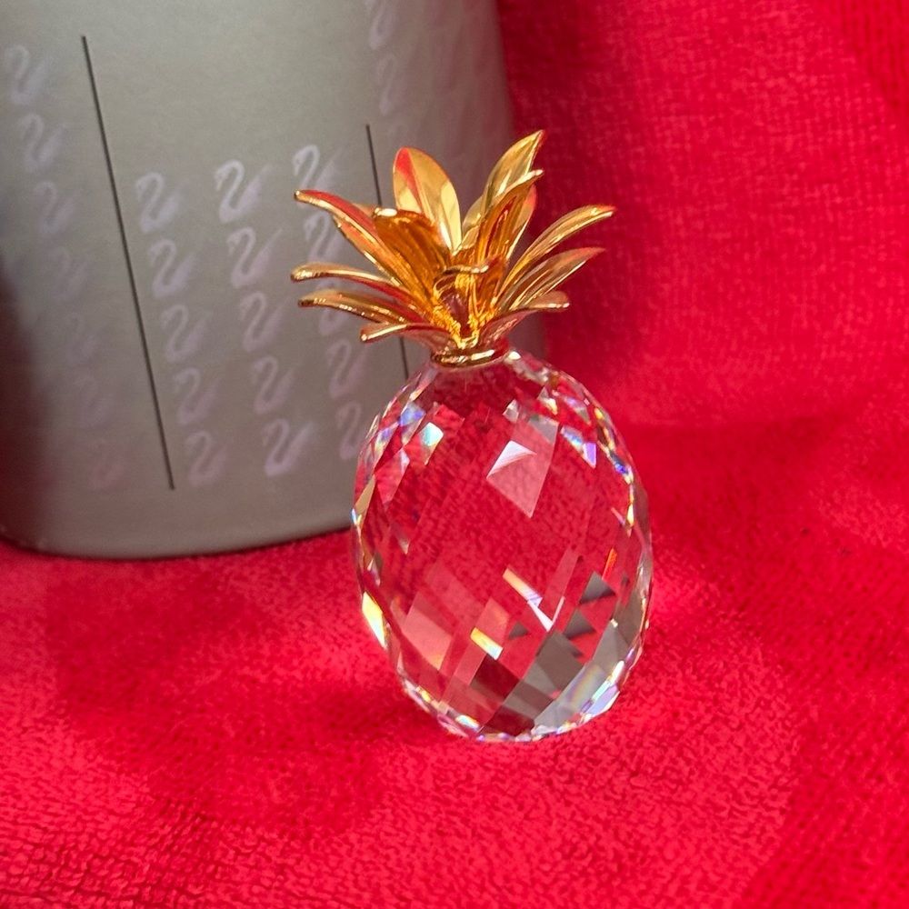 Swarovski Crystal PINEAPPLE w/Gold Leaves - Original Box - 7507NR001 Retired